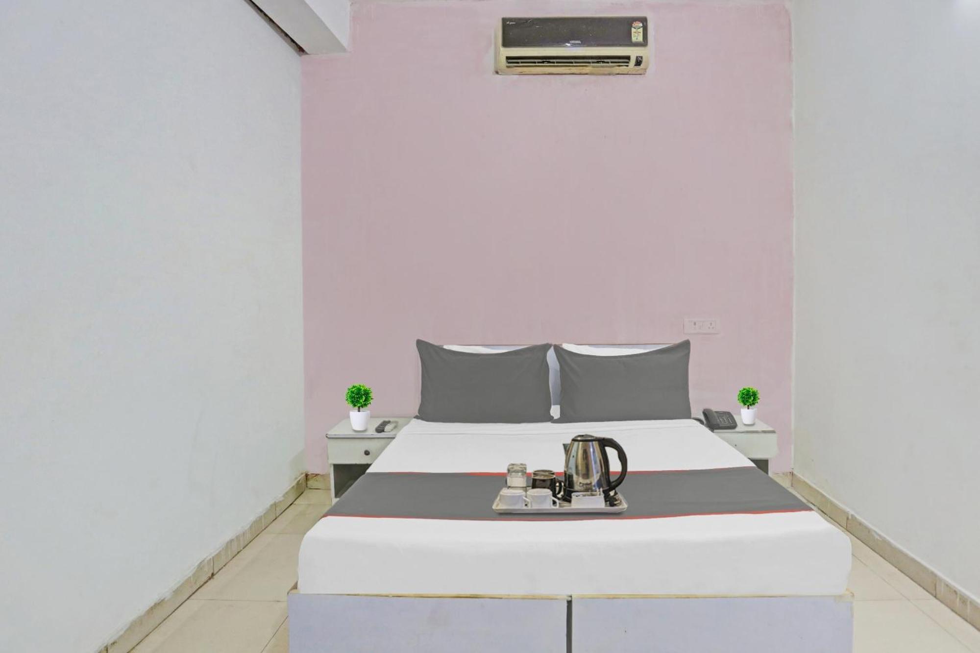 Hotel O Imperial Residency Near Dashrath Puri Metro Station New Delhi Exterior photo
